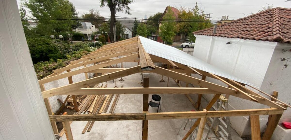 Construcción de capilla temporal que cumpla con los requerimientos por la pandemia